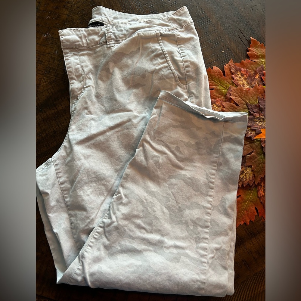 Lane Bryant Camo Cropped pants -16W